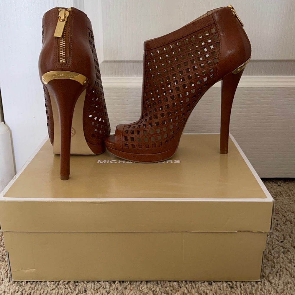 Sexy Michael Kors Leather Booties! Size 9 New!